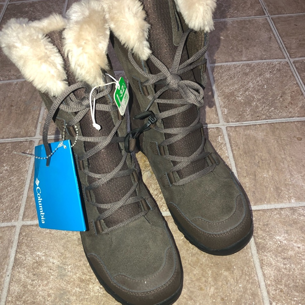 NWT Columbia snow boots